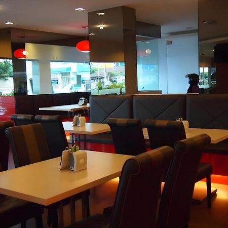 The Landmark Hotel Batu Pahat Extérieur photo