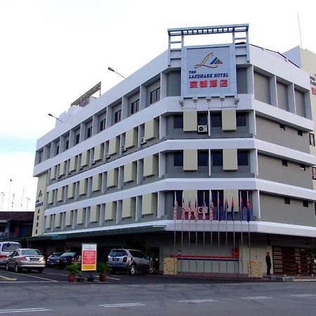 The Landmark Hotel Batu Pahat Extérieur photo