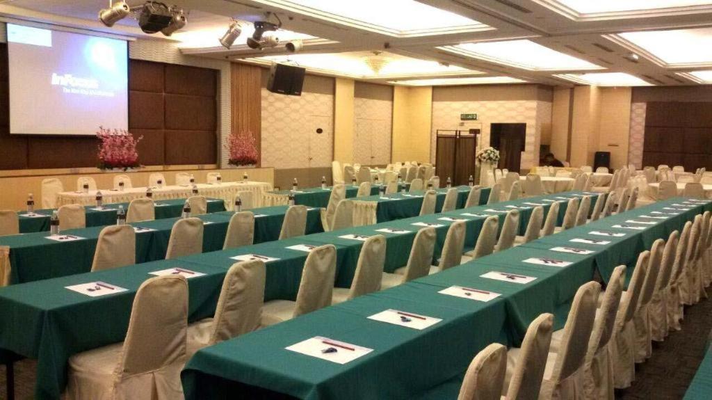 The Landmark Hotel Batu Pahat Extérieur photo