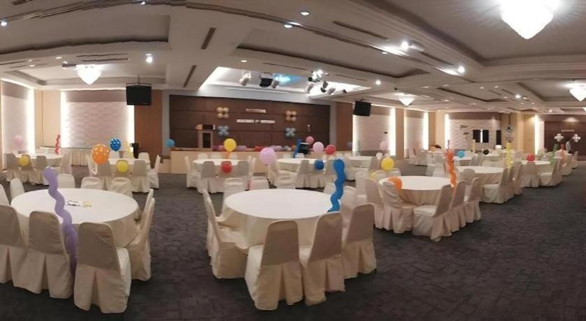 The Landmark Hotel Batu Pahat Extérieur photo