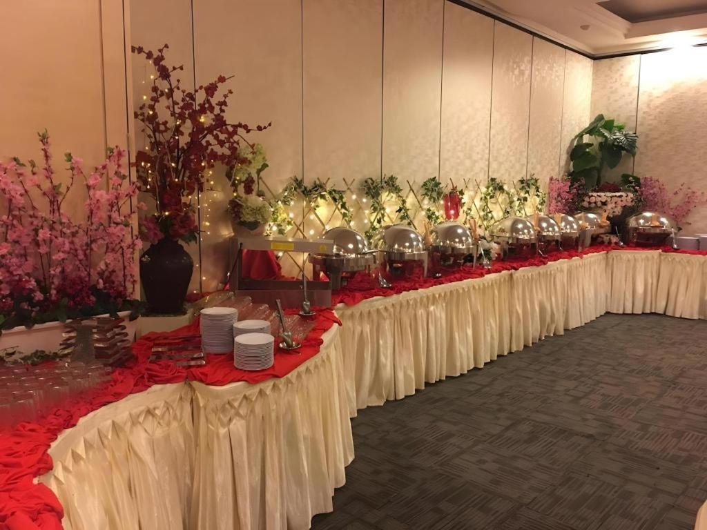 The Landmark Hotel Batu Pahat Extérieur photo
