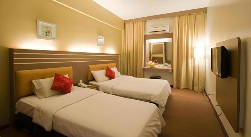 The Landmark Hotel Batu Pahat Extérieur photo