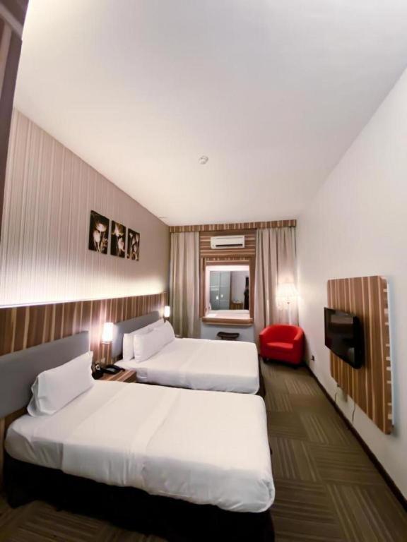 The Landmark Hotel Batu Pahat Extérieur photo
