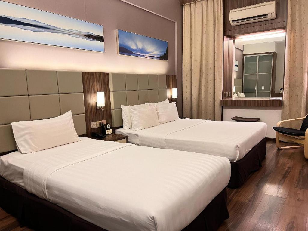 The Landmark Hotel Batu Pahat Extérieur photo