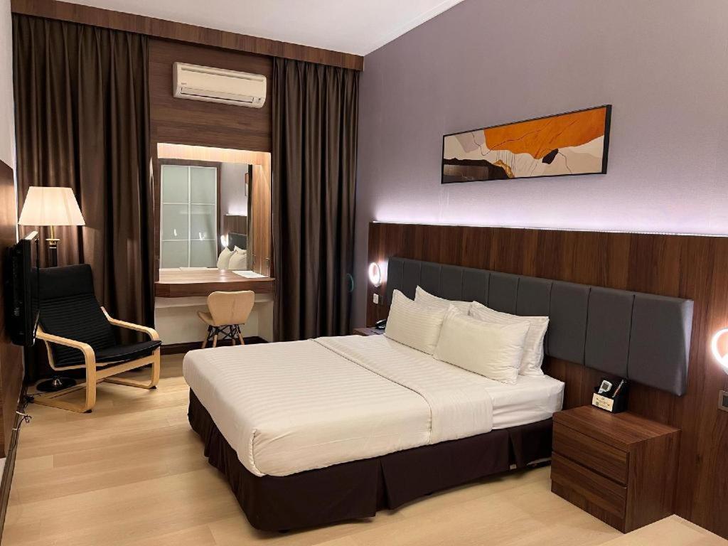 The Landmark Hotel Batu Pahat Extérieur photo