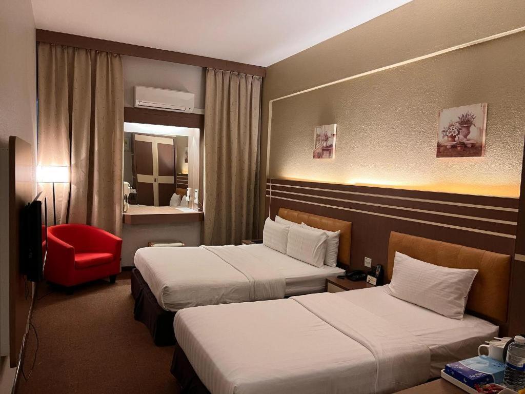 The Landmark Hotel Batu Pahat Extérieur photo