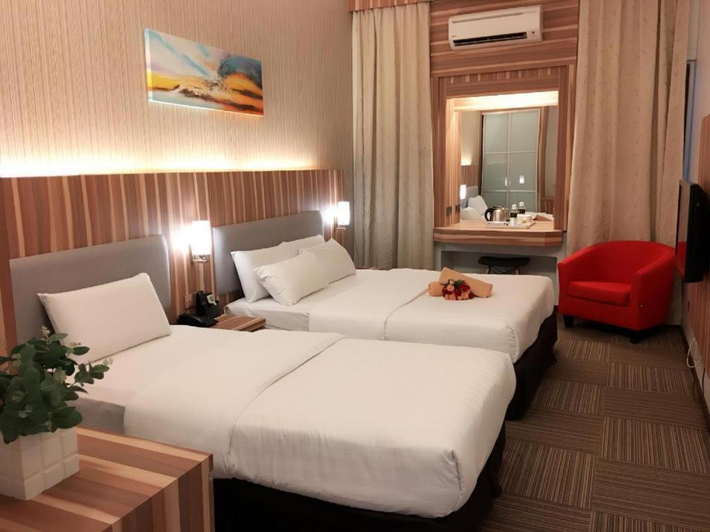 The Landmark Hotel Batu Pahat Extérieur photo