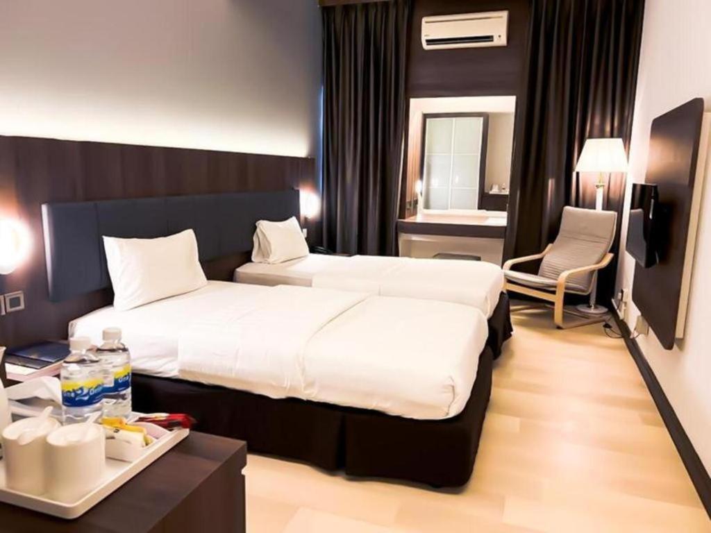 The Landmark Hotel Batu Pahat Extérieur photo